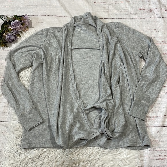 Beyond Yoga 3 Button Convertible Cardigan Cloud Drape Modal Blend - Picture 11 of 11